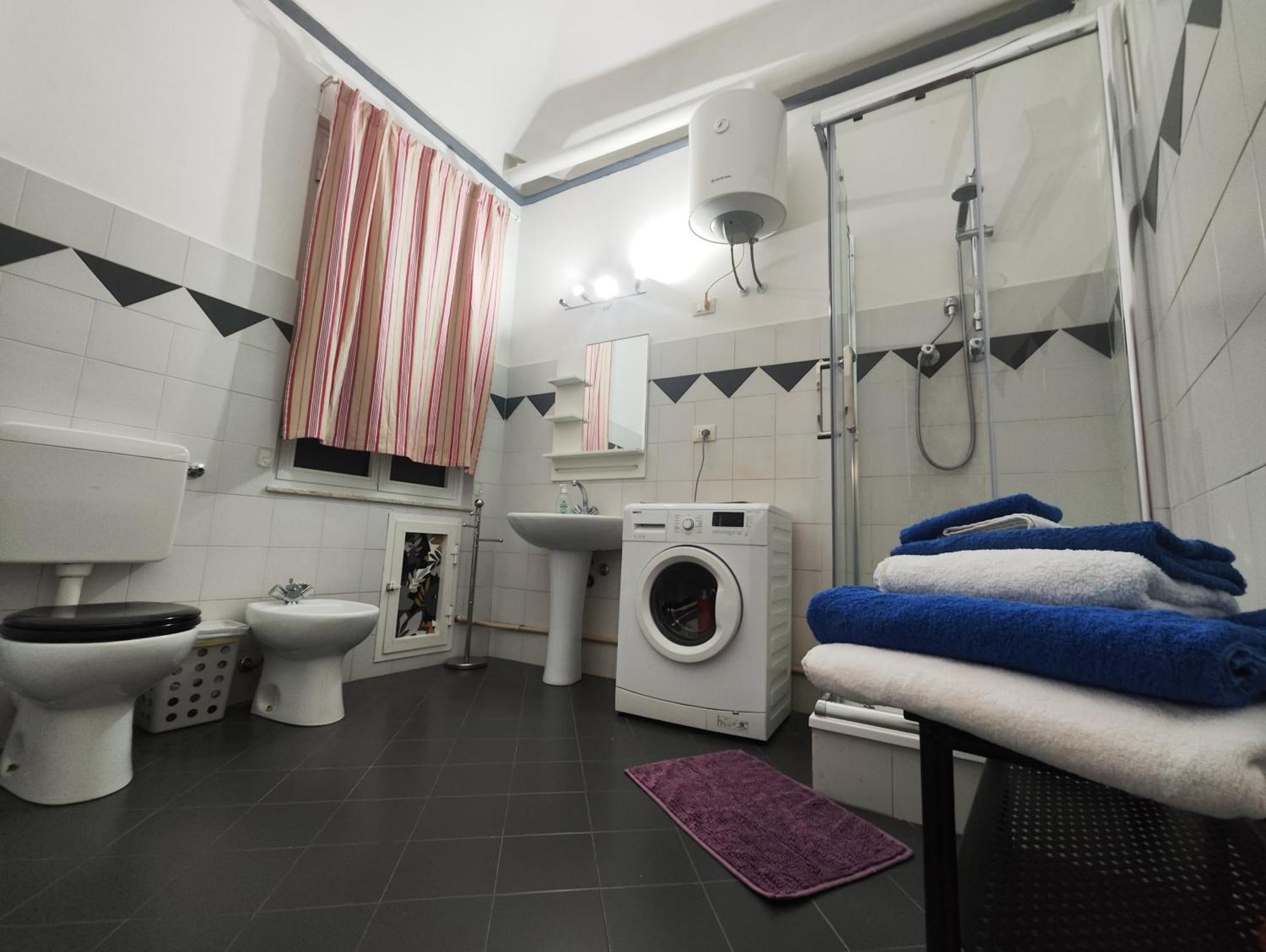 Iron Home Генуа Екстериор снимка